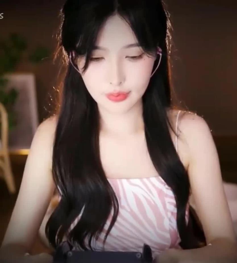 0506155730.jpg 恩七不甜ASMR助眠 芦荟胶环绕芦荟胶吸管略略略