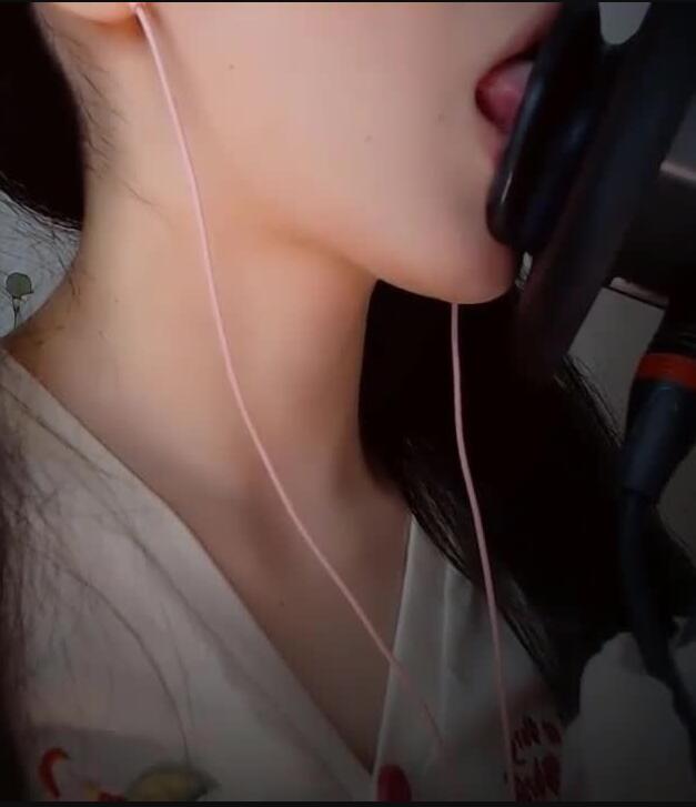 芝麻对辣 ASMR 湿柔的舔耳 贴脸亲亲 嘬手指