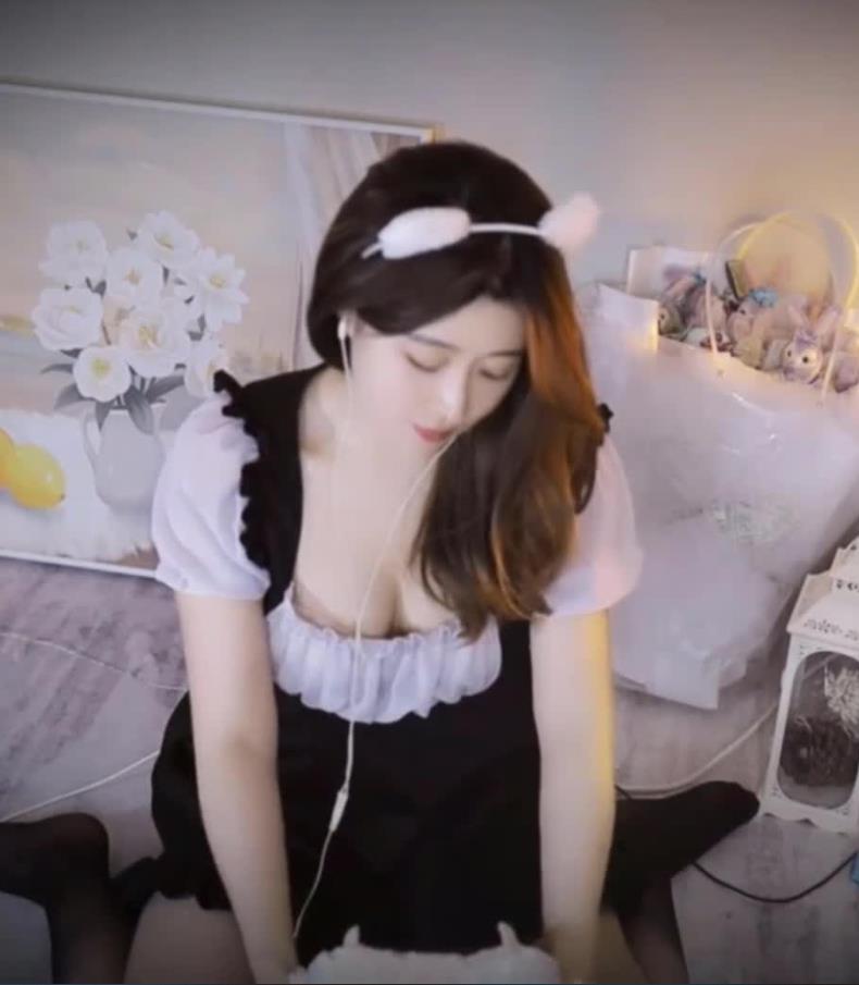 0906171843.jpg 虎牙大伊伊as-mr福利舔耳