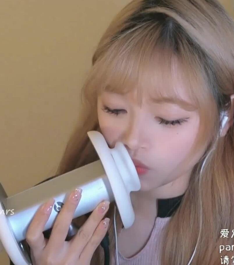 辣不辣Hyo 爱发电ASMR福利吸管舔耳