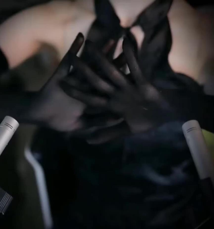 1030203409.jpg 虎牙阿稀稀大魔王 蕾丝手套