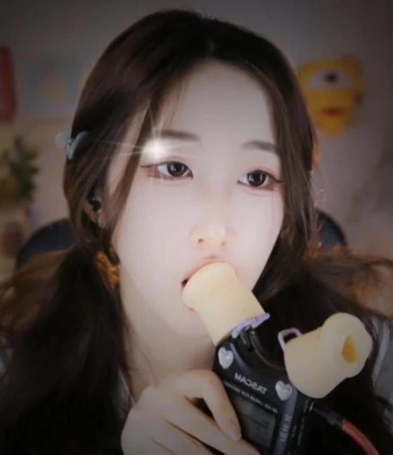 1211133338.jpg 虎牙绮夏ASMR福利用小舌头舔耳