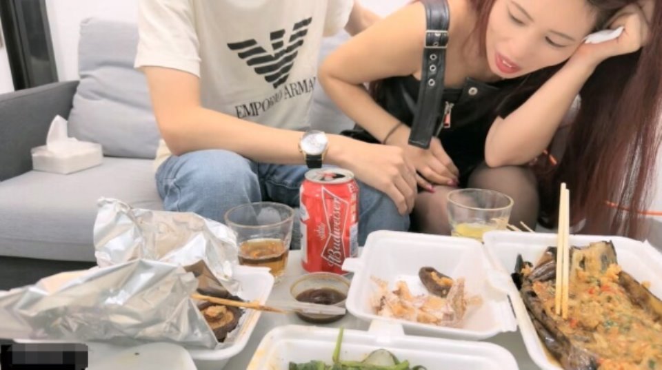 [美女] [视频分类] 2023-11-07【瘦猴子探花】专约良家小骚货，黑丝大长腿，张开双腿爆操【1V 1.04G BT】