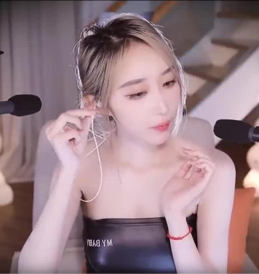 ASMR 放松触发音，耳边吹气亲吻周童潼